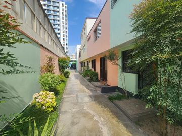 Vendo Casa en Magdalena  a 03 Cdras. de Av. La Marina