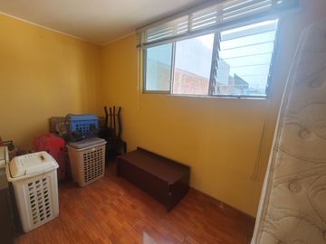 Vendo Casa en Magdalena  a 03 Cdras. de Av. La Marina