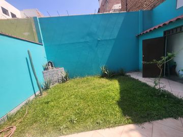 Vendo Casa en Magdalena  a 03 Cdras. de Av. La Marina