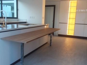 Casa con Piscina de Venta en Nayon Exclusiva Urbanizacion