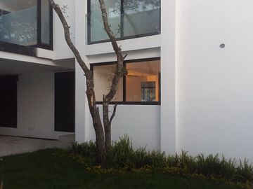 Casa con Piscina de Venta en Nayon Exclusiva Urbanizacion