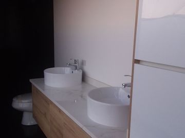 Casa con Piscina de Venta en Nayon Exclusiva Urbanizacion