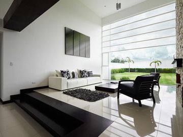 Casa con Piscina de Venta en Nayon Exclusiva Urbanizacion