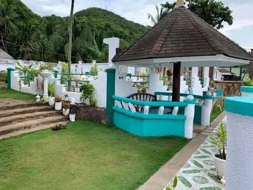 Resale Six Bedrooms Beach House with Pool Resort in Catmon