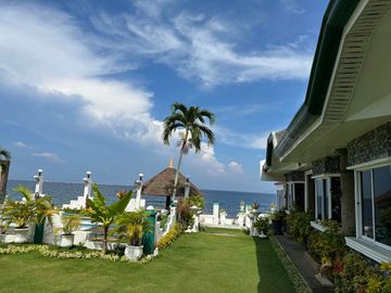Resale Six Bedrooms Beach House with Pool Resort in Catmon