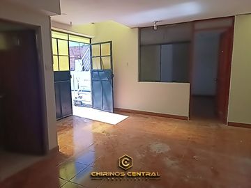 SE ALQUILA CASA DE 3 NIVELES 10 HABITACIONES/ TIABAYA AREQUIPA.