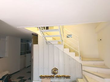 SE ALQUILA CASA DE 3 NIVELES 10 HABITACIONES/ TIABAYA AREQUIPA.
