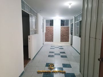 SE ALQUILA CASA DE 3 NIVELES 10 HABITACIONES/ TIABAYA AREQUIPA.