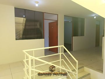 SE ALQUILA CASA DE 3 NIVELES 10 HABITACIONES/ TIABAYA AREQUIPA.