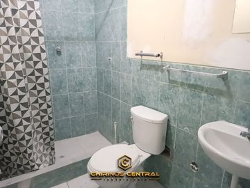 SE ALQUILA CASA DE 3 NIVELES 10 HABITACIONES/ TIABAYA AREQUIPA.