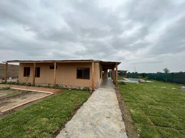 Venta de Casa de Campo en Condominio Nuevo - Chincha, El Carmen