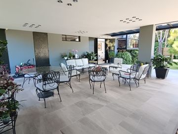 Gorgeous Home with Pool, Steam Room + Extras, Heart of llanogrande/Tablazo