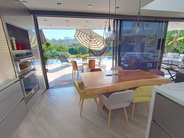 Gorgeous Home with Pool, Steam Room + Extras, Heart of llanogrande/Tablazo