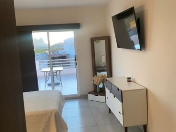 EN VENTA CONDOMINIO NUEVO A UNA CUADRA DE LA PLAYA, SAN CARLOS, SONORA.