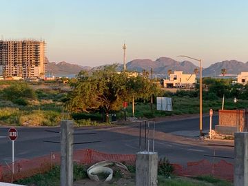 EN VENTA CONDOMINIO NUEVO A UNA CUADRA DE LA PLAYA, SAN CARLOS, SONORA.