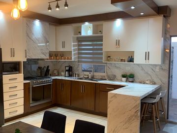 EN VENTA CONDOMINIO NUEVO A UNA CUADRA DE LA PLAYA, SAN CARLOS, SONORA.