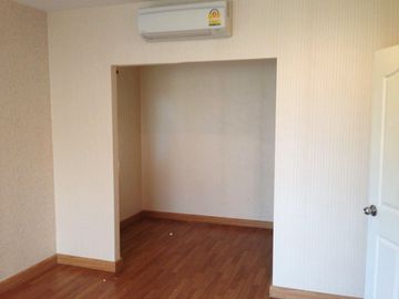 ขายถูก!!! ลดราคาพิเศษ  บ้านเดี่ยว 2 ชั้น หมู่บ้าน ภัสสร เพรสทีจ รังสิต-คลอง 2 บ้านสวย หลังมุม พื้นที่กว้าง 56.83 ตร.ว. 3 ห้องนอน 2 ห้องน้ำ ใกล้จุดขึ้น