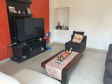 VENTA DE HERMOSA Y AMPLIA VILLA EN VIA A SAMBORONDON PRIMEROS KILOMETROS