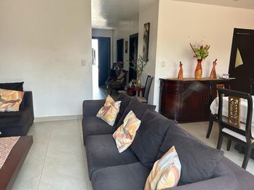 VENTA DE HERMOSA Y AMPLIA VILLA EN VIA A SAMBORONDON PRIMEROS KILOMETROS
