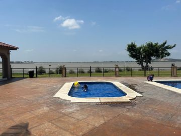 VENTA DE HERMOSA Y AMPLIA VILLA EN VIA A SAMBORONDON PRIMEROS KILOMETROS