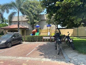 VENTA DE HERMOSA Y AMPLIA VILLA EN VIA A SAMBORONDON PRIMEROS KILOMETROS