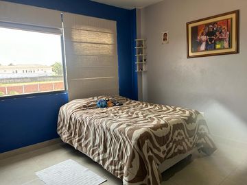VENTA DE HERMOSA Y AMPLIA VILLA EN VIA A SAMBORONDON PRIMEROS KILOMETROS