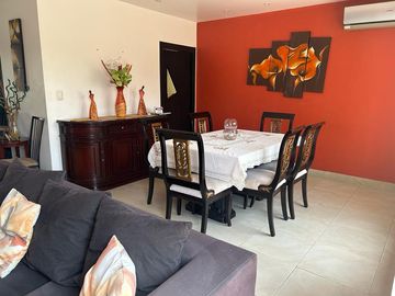 VENTA DE HERMOSA Y AMPLIA VILLA EN VIA A SAMBORONDON PRIMEROS KILOMETROS