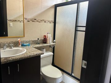 VENTA DE HERMOSA Y AMPLIA VILLA EN VIA A SAMBORONDON PRIMEROS KILOMETROS