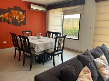 VENTA DE HERMOSA Y AMPLIA VILLA EN VIA A SAMBORONDON PRIMEROS KILOMETROS