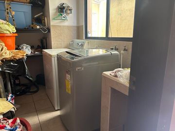 VENTA DE HERMOSA Y AMPLIA VILLA EN VIA A SAMBORONDON PRIMEROS KILOMETROS