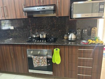 VENTA DE HERMOSA Y AMPLIA VILLA EN VIA A SAMBORONDON PRIMEROS KILOMETROS