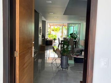 SE VENDE CASA EN EL EXCLUSIVO SECTOR DE VENECIA
