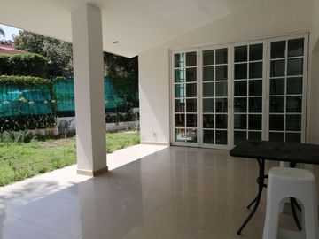 HERMOSA RESIDENCIA EN BUGAMBILIAS 2DA SECCIÓN