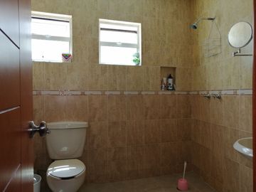 HERMOSA RESIDENCIA EN BUGAMBILIAS 2DA SECCIÓN