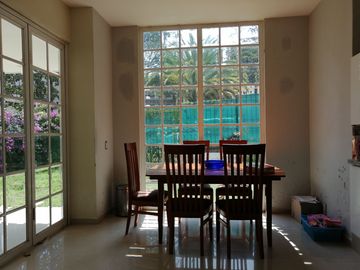 HERMOSA RESIDENCIA EN BUGAMBILIAS 2DA SECCIÓN