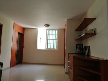 HERMOSA RESIDENCIA EN BUGAMBILIAS 2DA SECCIÓN