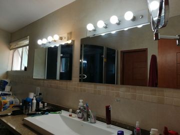 HERMOSA RESIDENCIA EN BUGAMBILIAS 2DA SECCIÓN