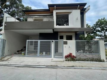 FOR SALE TWO STOREY MODERN HOUSE IN MABALACAT NEAR SNR  DAU AND NLEX