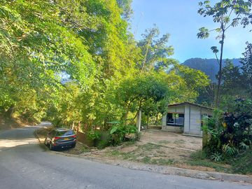 Finca Venta en Minca, 1 hectárea con Riachuelo, Sobre la Vía - Santa Marta