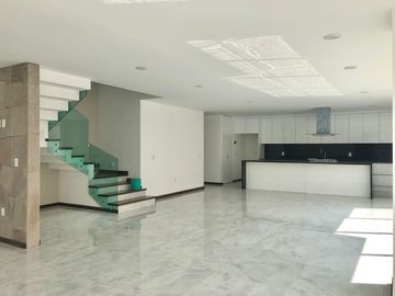 Venta exclusiva residencia en altozano con amplio terreno de 297 m