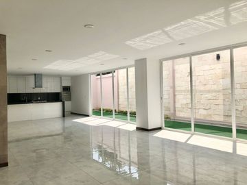 Venta exclusiva residencia en altozano con amplio terreno de 297 m