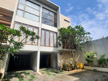 Townhouse Modern Minimalis Siap Huni Di Ampera Jakarta Selatan.