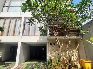 Townhouse Modern Minimalis Siap Huni Di Ampera Jakarta Selatan.