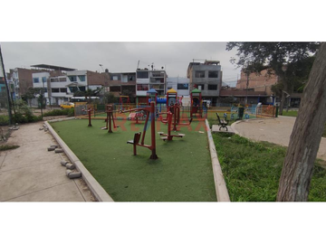 Se Vende Casa En La Urbanizacion Las Gardenias Ate $ 220000 Dolares ( Parametro Para 7 Pisos Negociable)