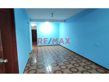 Se Vende Casa En La Urbanizacion Las Gardenias Ate $ 220000 Dolares ( Parametro Para 7 Pisos Negociable)