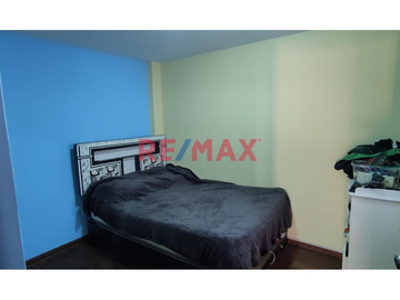 Se Vende Casa En La Urbanizacion Las Gardenias Ate $ 220000 Dolares ( Parametro Para 7 Pisos Negociable)