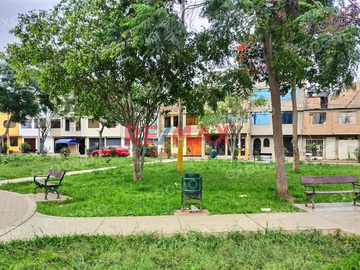 Se Vende Casa En La Urbanizacion Las Gardenias Ate $ 220000 Dolares ( Parametro Para 7 Pisos Negociable)