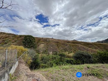 En venta terreno grande sector Cucanamá cerca del pueblo de Vilcabamba