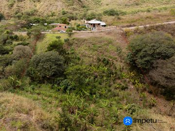 En venta terreno grande sector Cucanamá cerca del pueblo de Vilcabamba
