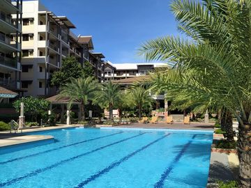 Fully Furnished Available 3 Bedroom Unit with Parking Slot Acacia Estates Taguig City